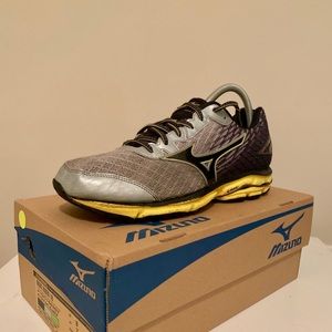 Mens Mizuno Wave Rider 19 Running Shoes Sz 8 w Box
